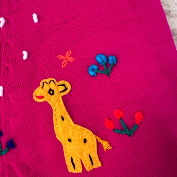 BEAUTIFUL embroidery on this bright pink poncho! - Picture 5 of 5